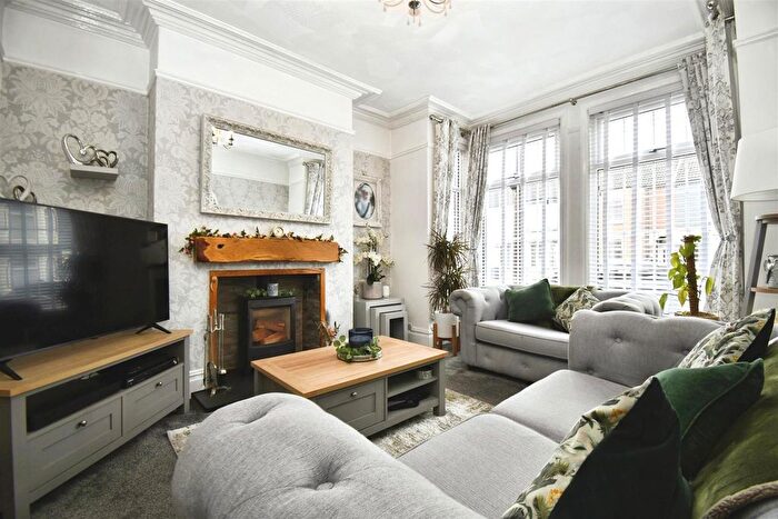 3 Bedroom End Of Terrace House For Sale In Summergangs Road, Hull, HU8