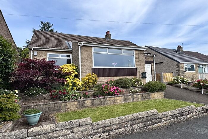 3 Bedroom Detached Bungalow To Rent In Horse Fair Avenue, Chapel-En-Le-Frith, SK23