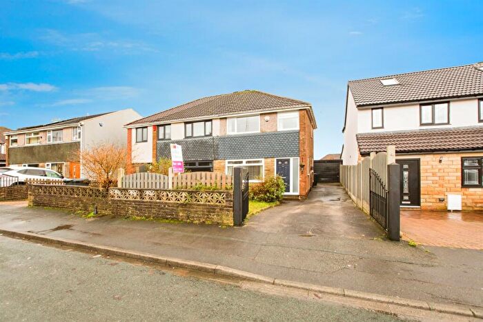 3 Bedroom Semi Detached House For Sale In Vicar Park Road, Halifax, HX2