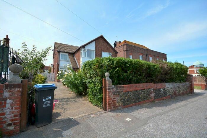 2 Bedroom Flat To Rent In Devonshire Gardens, Margate, CT9