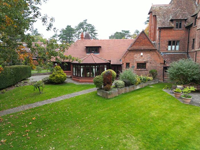 3 Bedroom Character Property For Sale In Shotwick Park, Saughall, CH1