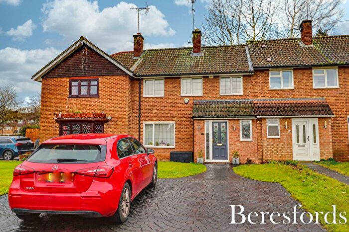 3 Bedroom Terraced House For Sale In Knights Way, Brentwood, CM13