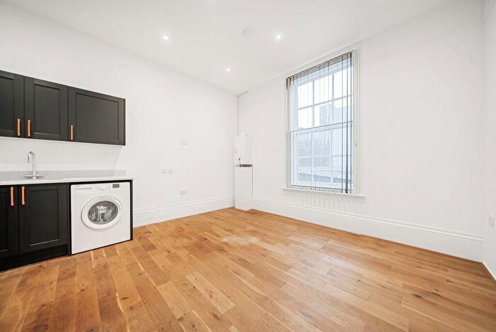 1 Bedroom Flat To Rent In Kings Street, Maidstone, ME14