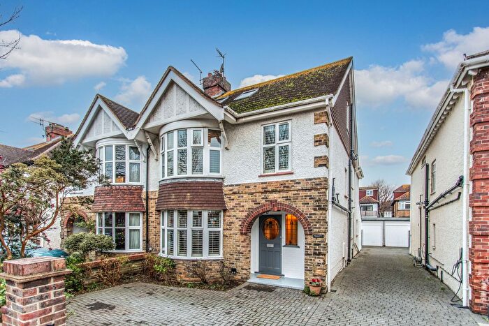 5 Bedroom Semi-Detached House For Sale In Braemore Road, Hove, BN3