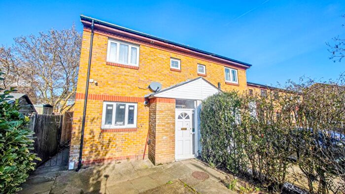 3 Bedroom Terraced House To Rent In , Temple Close, London, SE28