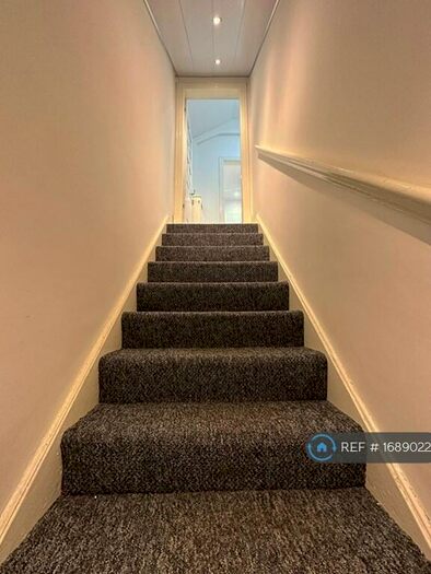 3 Bedroom Flat To Rent In Croftpark Avenue, Glasgow, G44