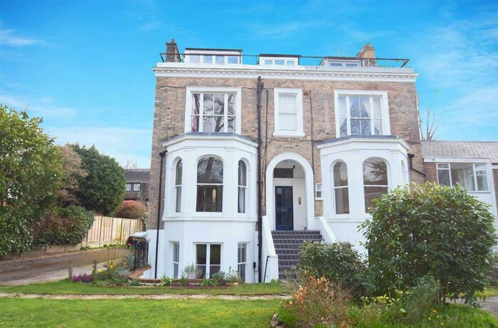 1 Bedroom Flat To Rent In Cambridge Park, Twickenham, TW1