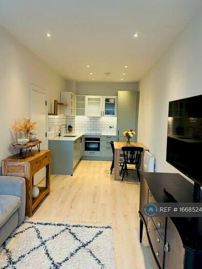 1 Bedroom Flat To Rent In Ashwood House, Camberley, GU15