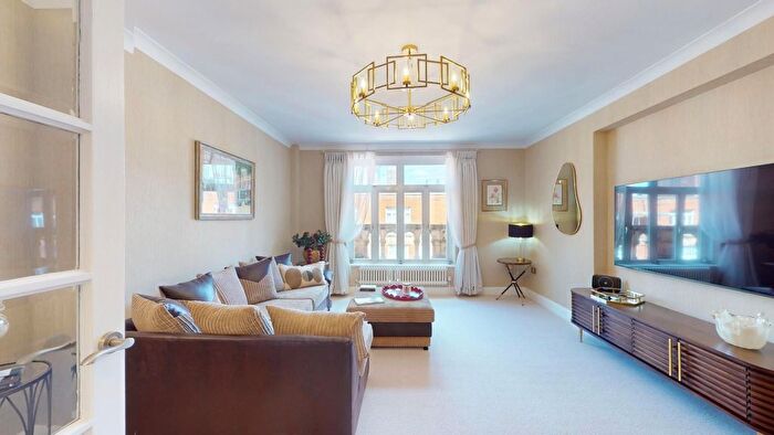 2 Bedroom Flat To Rent In Montagu Mansions, London, W1U