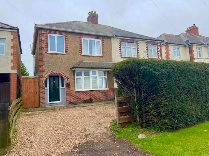 3 Bedroom House To Rent In Towcester Road, Old Stratford, Milton Keynes, MK19