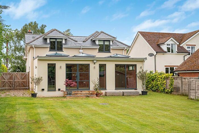 4 Bedroom Detached House To Rent In Chalkhouse Green, Reading, RG4
