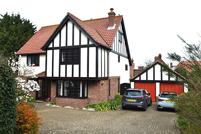 4 Bedroom Detached House For Sale In Sheringham, NR26