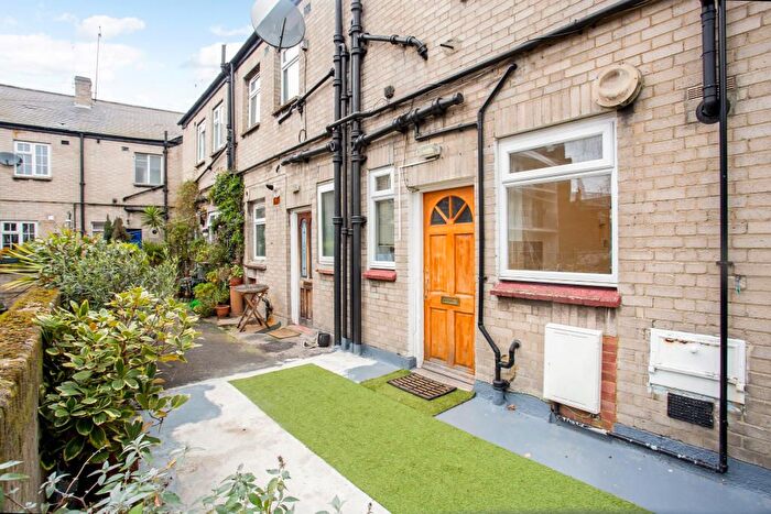 2 Bedroom Flat To Rent In Tachbrook Street, London, SW1V