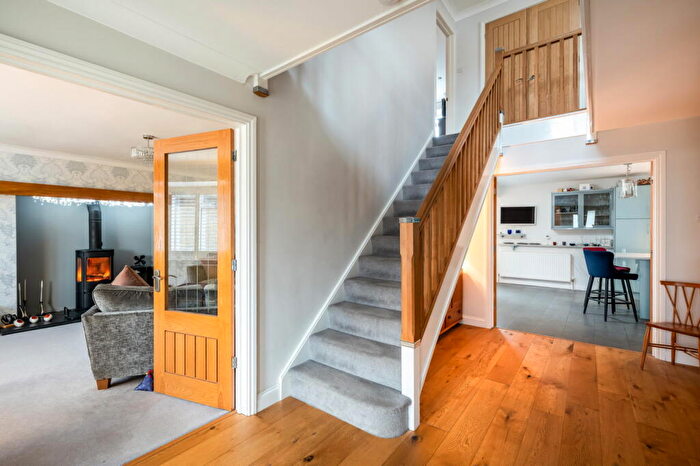 5 Bedroom Detached House For Sale In Croft Meadows, Cheddington, Buckinghamshire, LU7