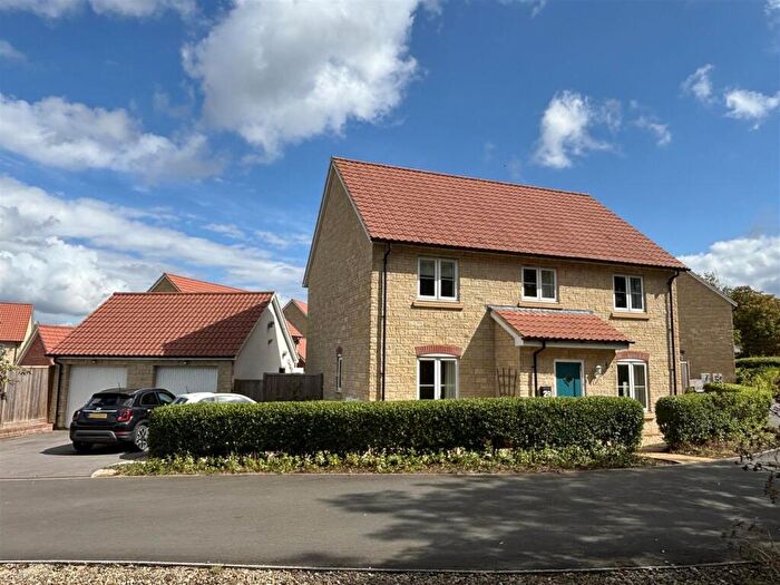 4 Bedroom Detached House For Sale In Studley Gardens, Studley, Calne, SN11