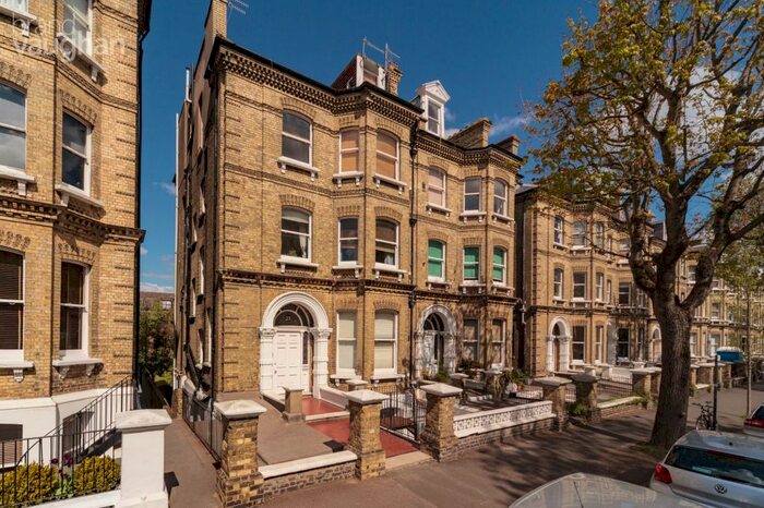 Apartment To Rent In Cromwell Road, Hove, BN3