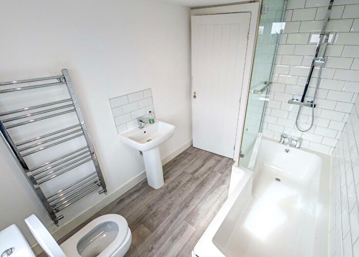 1 Bedroom Flat To Rent In Claremont Road, London, NW2