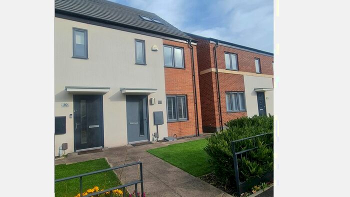 3 Bedroom Property To Rent In Fordhouse Road Industrial Estate, Steel Drive, Wolverhampton, WV10