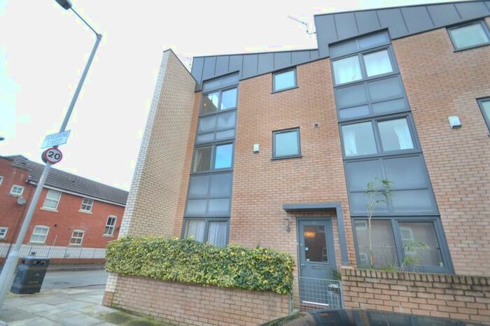 3 Bedroom Town House To Rent In Peregrine Street, Hulme, Manchester, M15