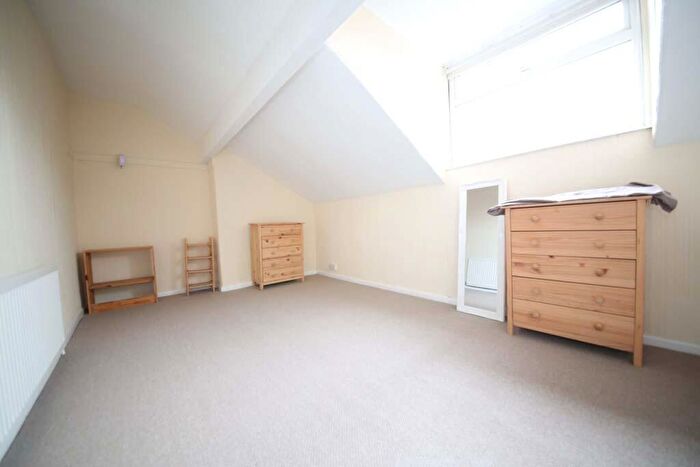 2 Bedroom Flat To Rent In Methley Drive, Chapel Allerton, LS7
