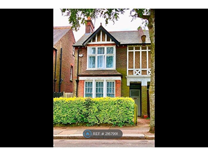 3 Bedroom Semi-Detached House To Rent In Alexandra Avenue, Luton, LU3