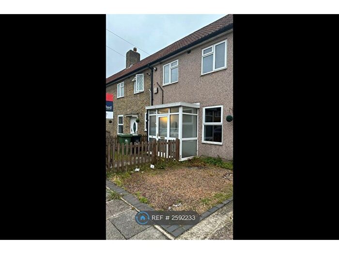 2 Bedroom End Of Terrace House To Rent In Farmfield Road, Bromley, BR1