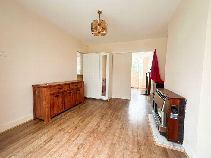 3 Bedroom Terraced House To Rent In Montagu Road, Edmonton, N9