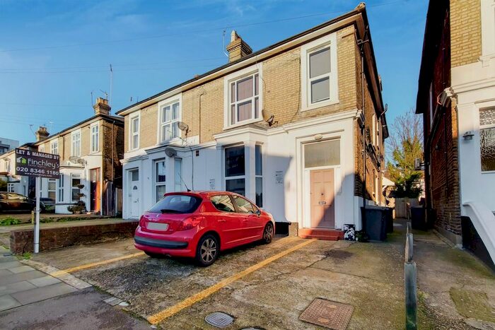 1 Bedroom Flat To Rent In Lichfield Grove, London N3