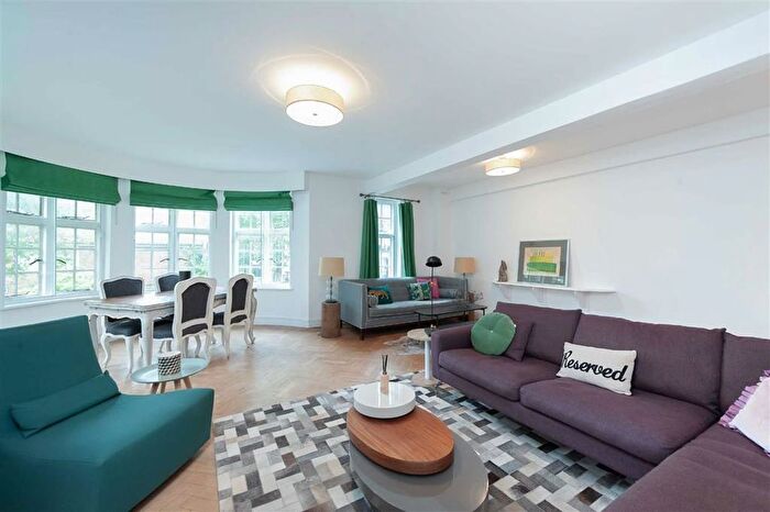 2 Bedroom Flat To Rent In Porchester Gardens, Hyde Park, W2