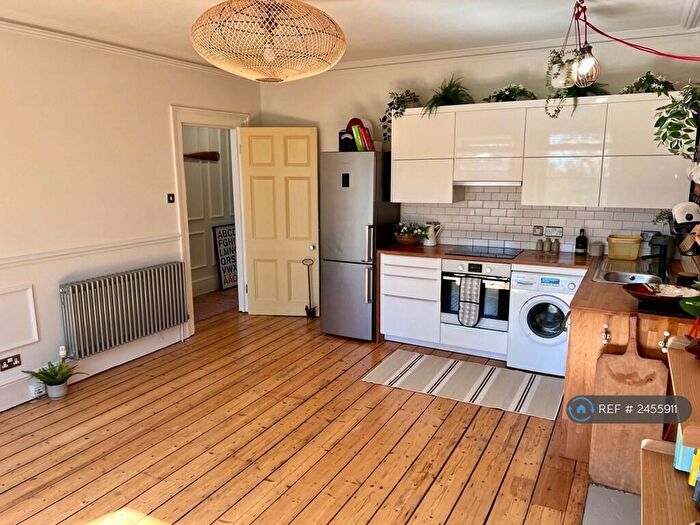 3 Bedroom Flat To Rent In Honor Oak Road, London, SE23