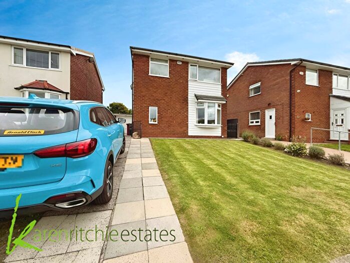 3 Bedroom Detached House For Sale In South Drive, Harwood, BL2