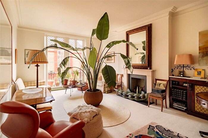4 Bedroom Flat For Sale In Shelley Court, Tite Street, Chelsea, SW3