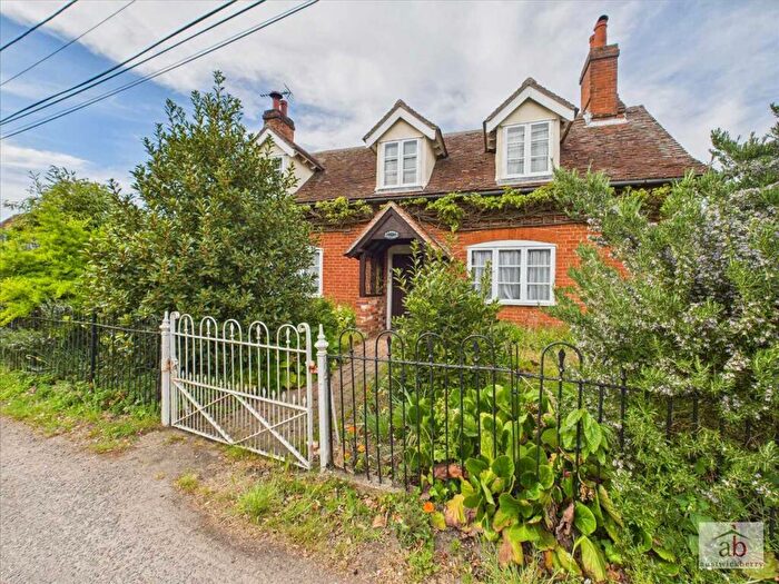 3 Bedroom Cottage For Sale In The Street, Wherstead, IP9
