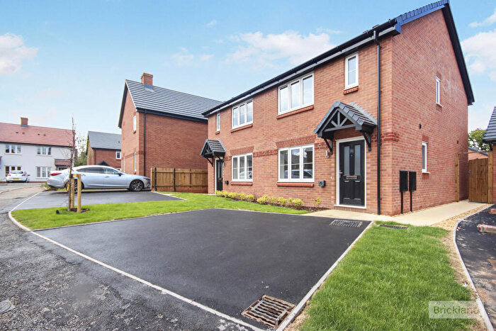 3 Bedroom House To Rent In Hawkhurst Moor Avenue, Coventry, CV4
