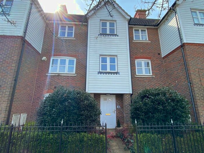 4 Bedroom Town House To Rent In Sunrise Way, Kings Hill, West Malling, ME19