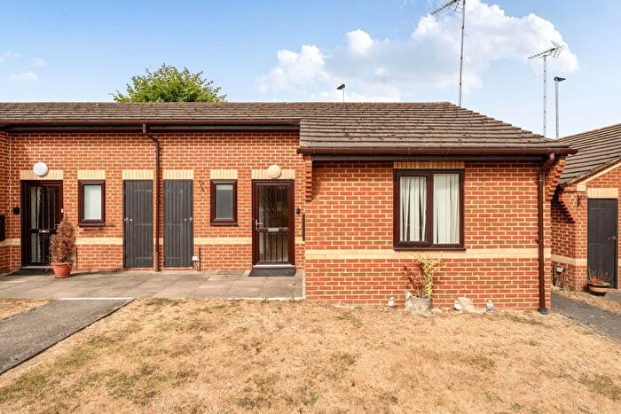 1 Bedroom Retirement Property For Sale In Kennet Court, Wokingham, RG41