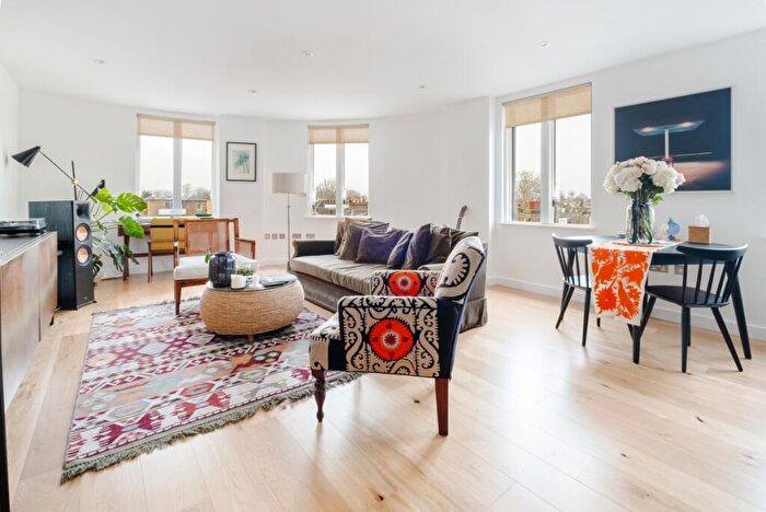 2 Bedroom Flat To Rent In Esther Anne Place London, N1