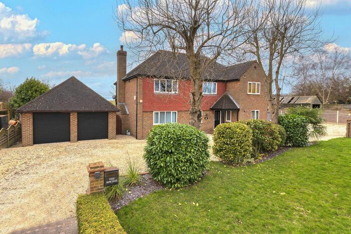 4 Bedroom Detached House For Sale In Ratcliffe Highway, St. Mary Hoo, Rochester, ME3