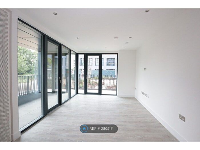 2 Bedroom Flat To Rent In Turing Way, Cambridge, CB3