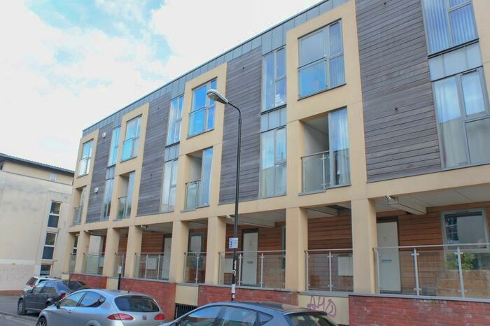 2 Bedroom Apartment To Rent In Armidale Place, Bath Buildings, Montpelier, Bristol, BS6