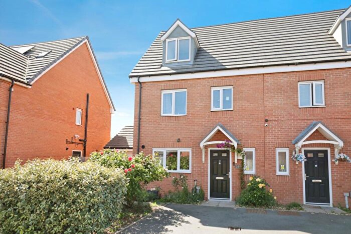 4 Bedroom Semi-Detached House For Sale In Chelmsford Drive, Coventry, West Midlands, CV6