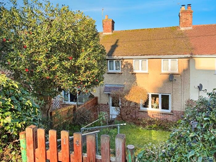 3 Bedroom Terraced House For Sale In Victoria Road, Brimscombe, Stroud, GL5