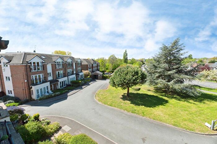 2 Bedroom Flat For Sale In Merchant Close, Epsom, KT19