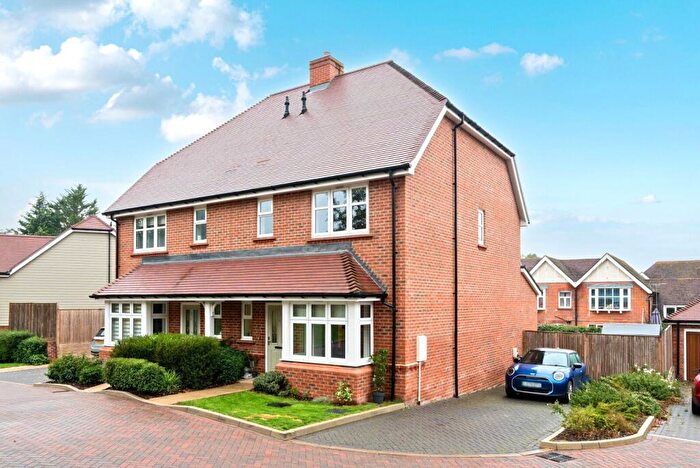 3 Bedroom Semi-Detached House For Sale In Clarence Mews, Leatherhead, Surrey, KT22
