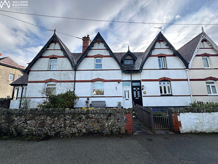 3 Bedroom Terraced House For Sale In Nant Y Mount, Bangor, Gwynedd, LL57