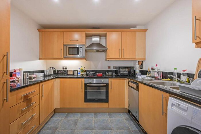 2 Bedroom Flat To Rent In Cassilis Road, Canary Wharf, London, E14