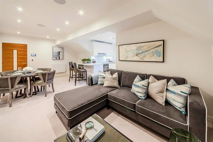 2 Bedroom Flat To Rent In Rainville Road, London, W6