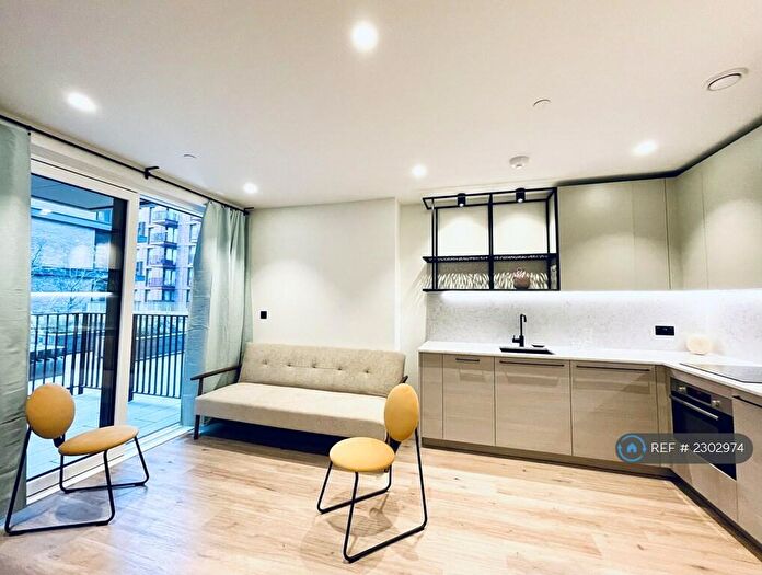 1 Bedroom Flat To Rent In Poplar Riverside, London, E14