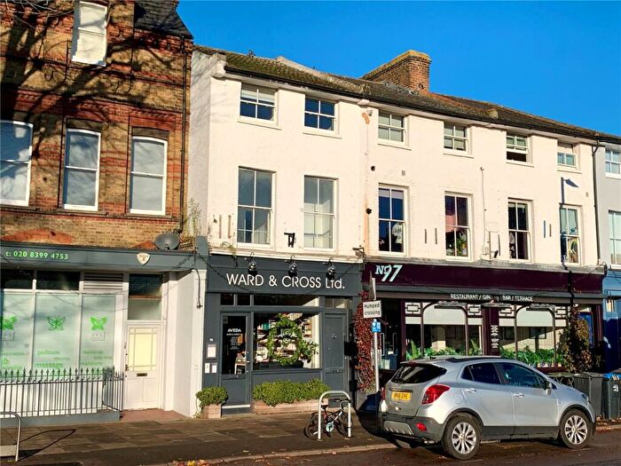 3 Bedroom Apartment To Rent In Maple Road, Surbiton, KT6