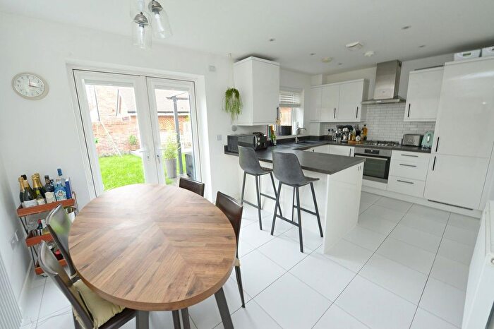 3 Bedroom Semi-Detached House For Sale In Yeomans Lane, Blackwater, Camberley, GU17